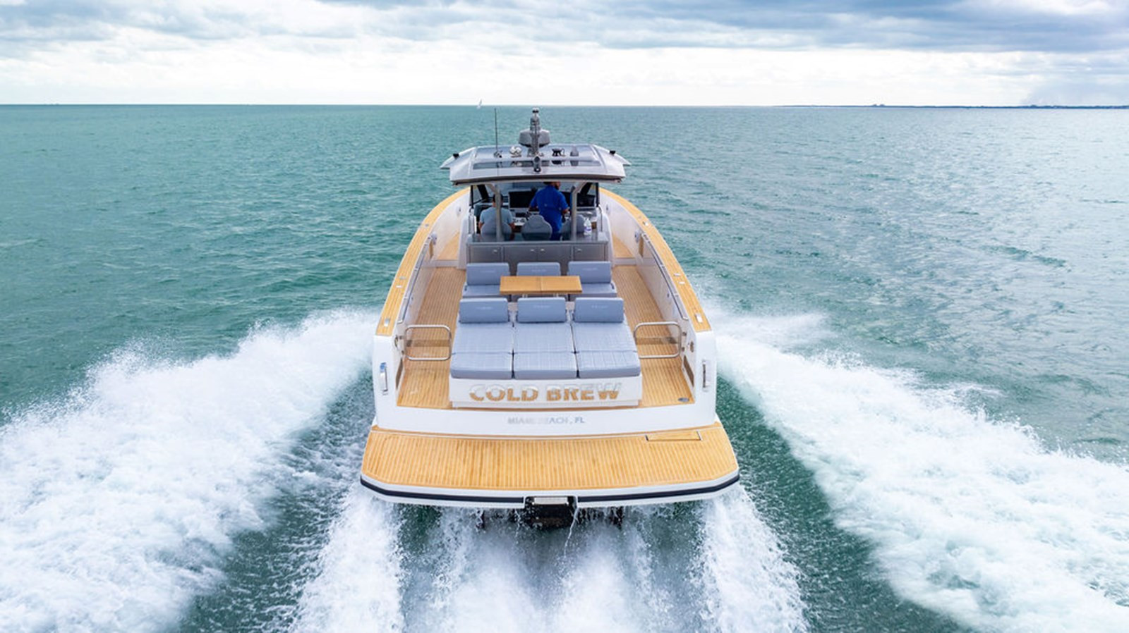 https://arconyachts.ams3.digitaloceanspaces.com/154507/conversions/large_4646917-optimize.jpg