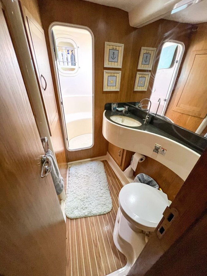 https://arconyachts.ams3.digitaloceanspaces.com/154517/conversions/large_4611427-optimize.jpg
