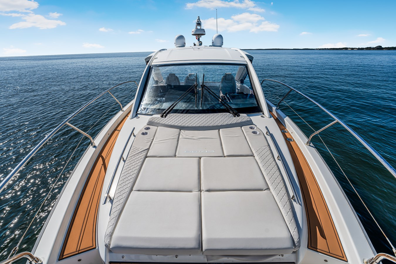 https://arconyachts.ams3.digitaloceanspaces.com/154540/conversions/large_4656973-optimize.jpg