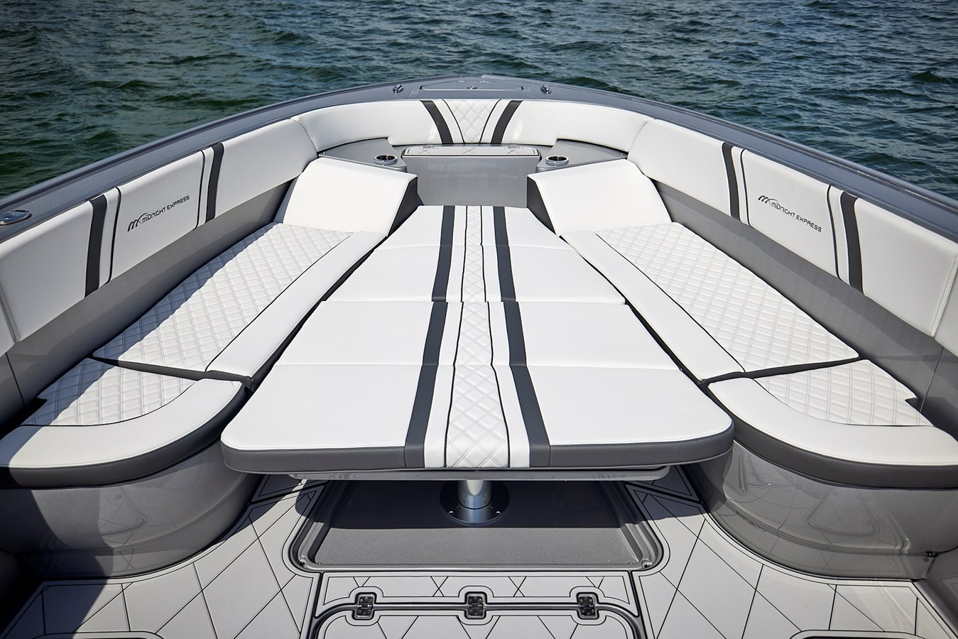 https://arconyachts.ams3.digitaloceanspaces.com/154657/conversions/large_4747055-optimize.jpg