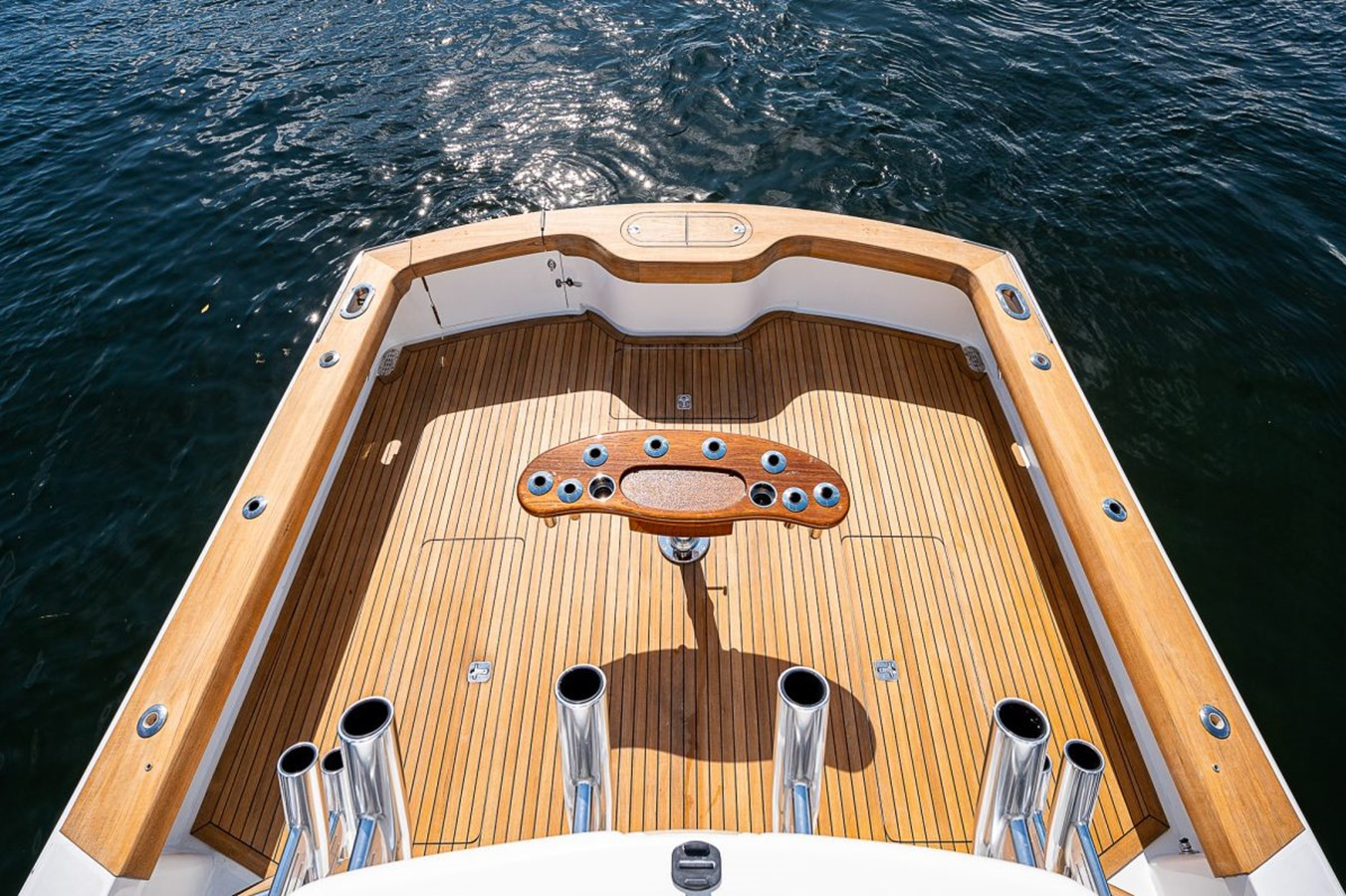 https://arconyachts.ams3.digitaloceanspaces.com/154716/conversions/large_4828345-optimize.jpg
