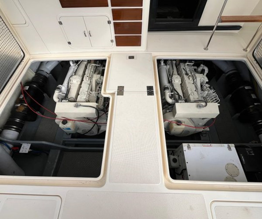 https://arconyachts.ams3.digitaloceanspaces.com/154717/conversions/large_4803151-optimize.jpg