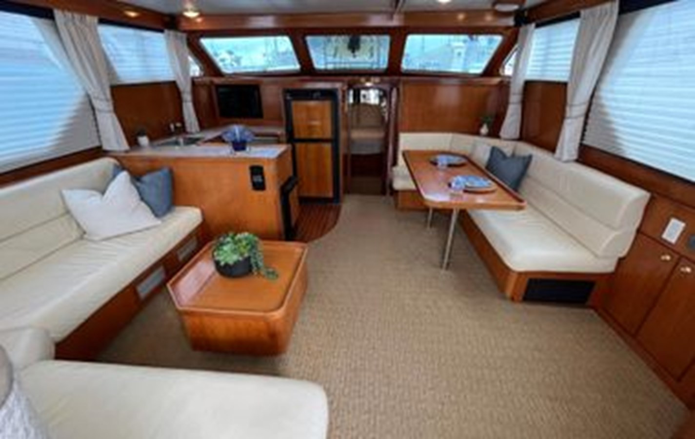 https://arconyachts.ams3.digitaloceanspaces.com/154735/conversions/large_4803158-optimize.jpg