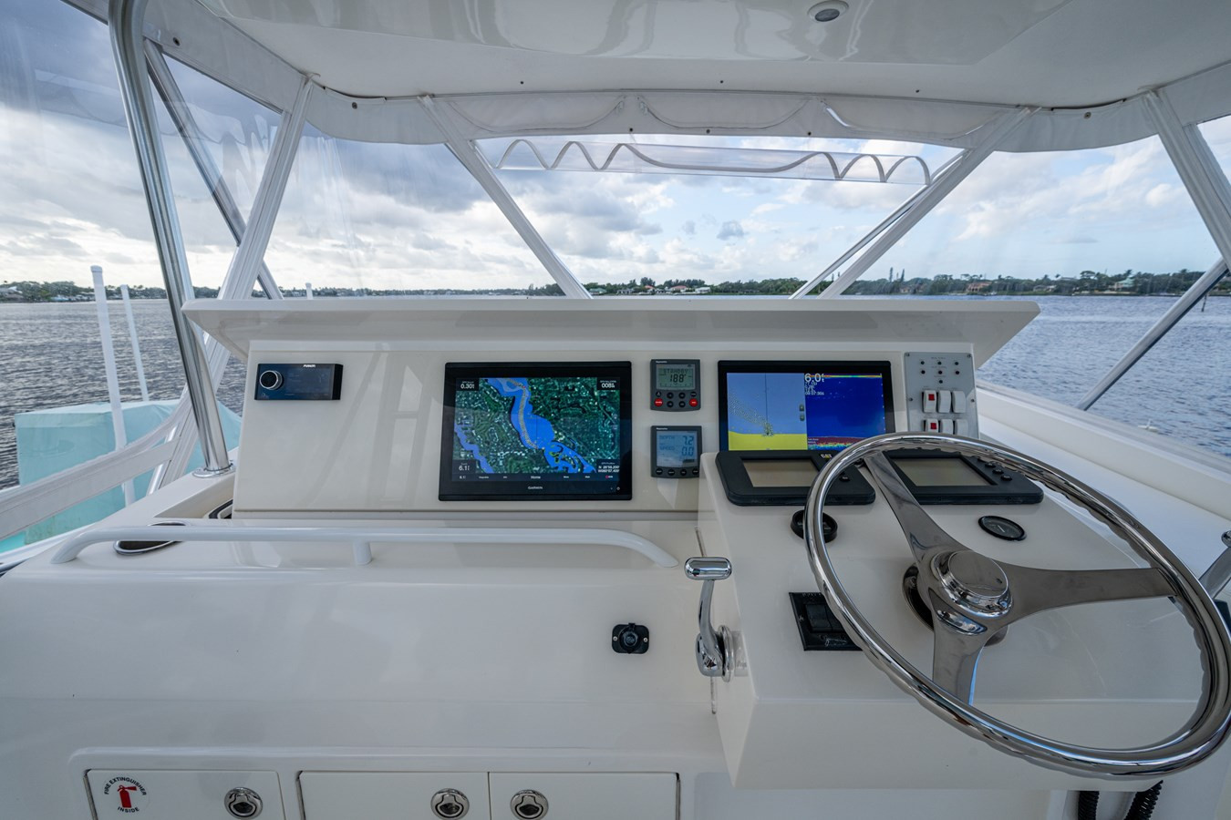 https://arconyachts.ams3.digitaloceanspaces.com/154787/conversions/large_4856519-optimize.jpg