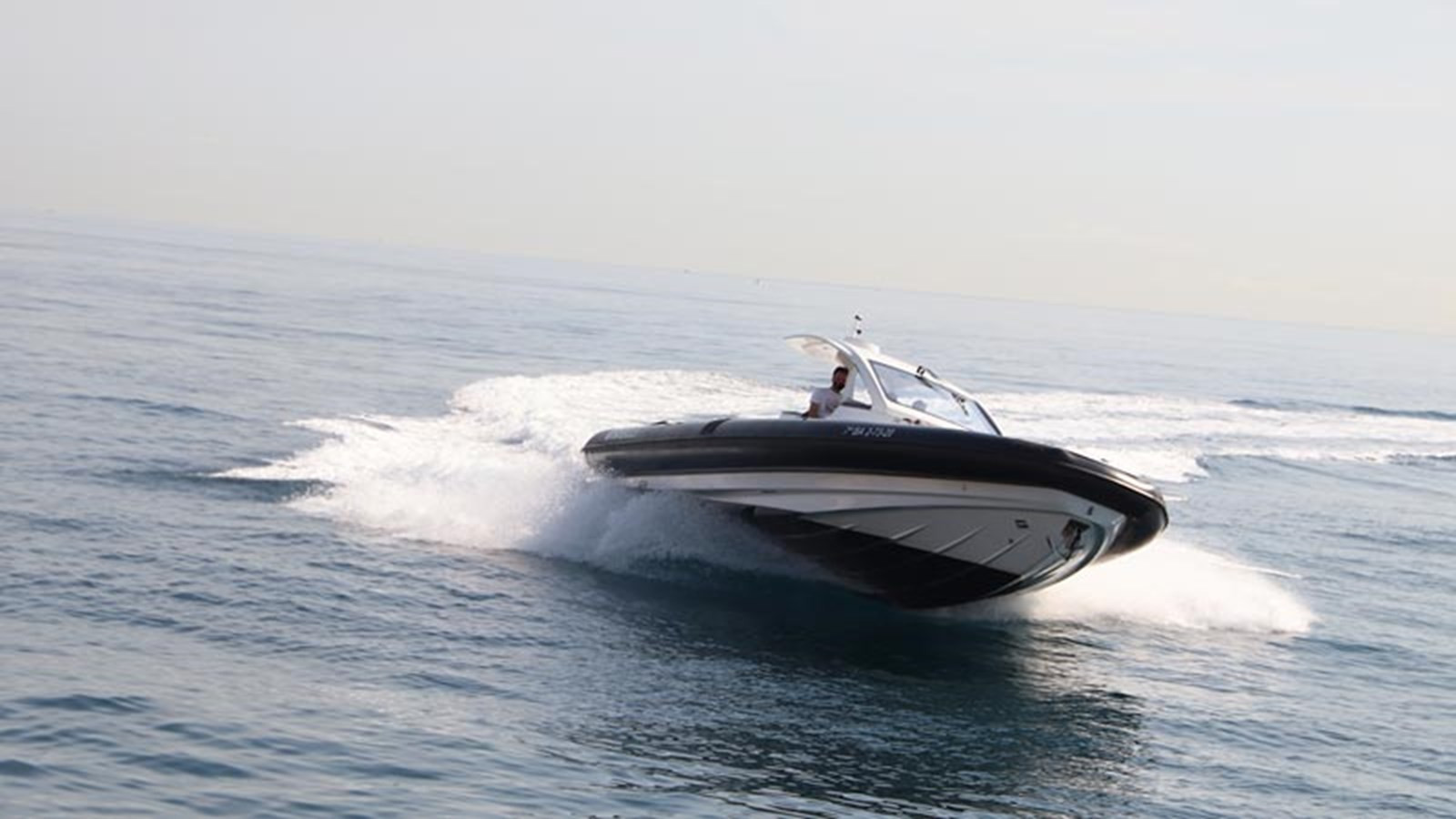 https://arconyachts.ams3.digitaloceanspaces.com/154824/conversions/large_3629942-optimize.jpg