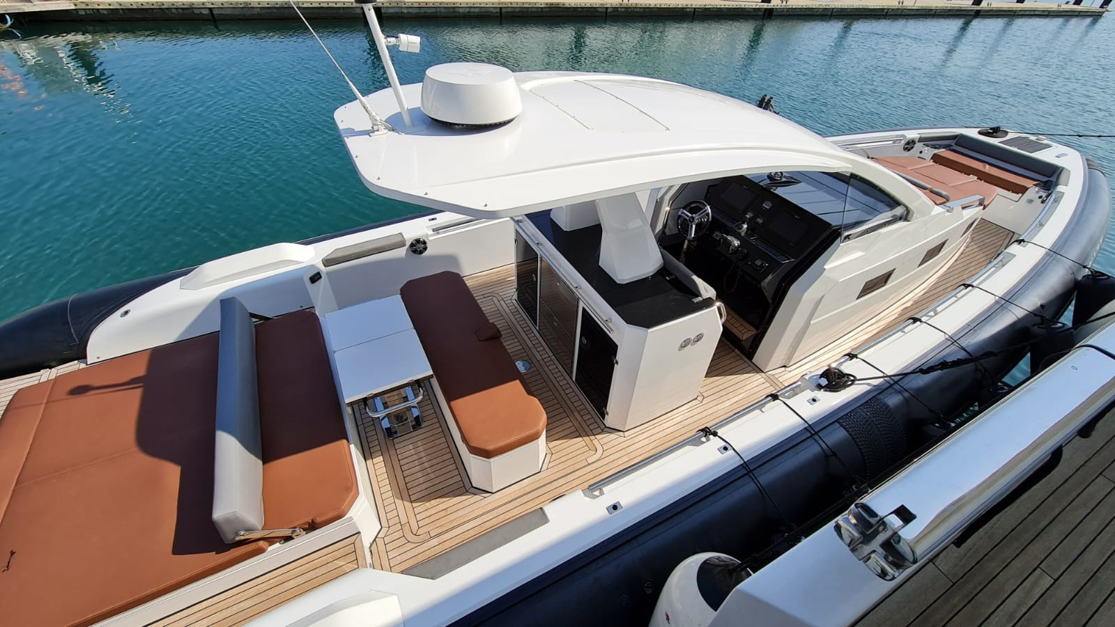 https://arconyachts.ams3.digitaloceanspaces.com/154857/conversions/large_3629927-optimize.jpg
