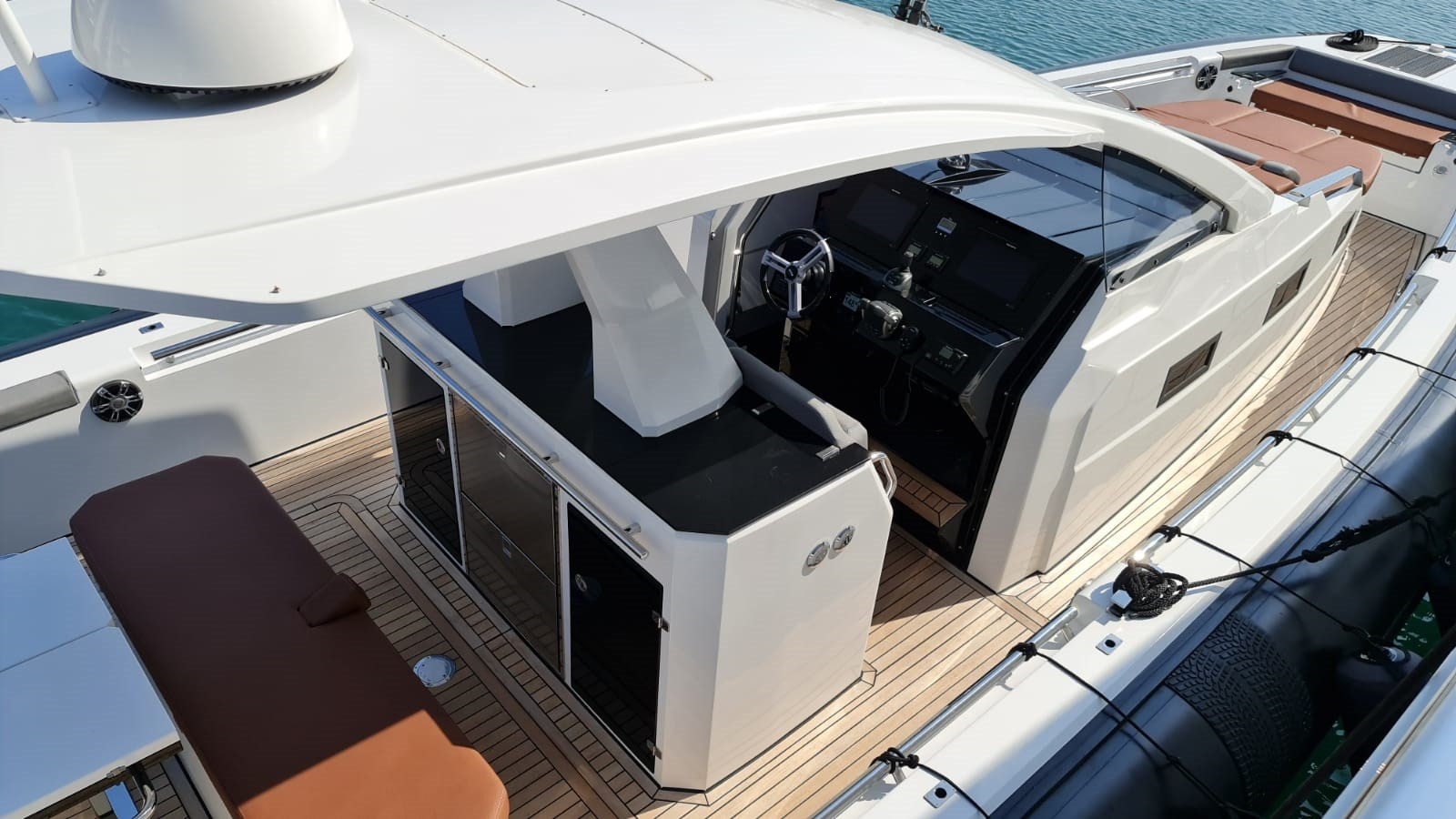https://arconyachts.ams3.digitaloceanspaces.com/154858/conversions/large_3629928-optimize.jpg