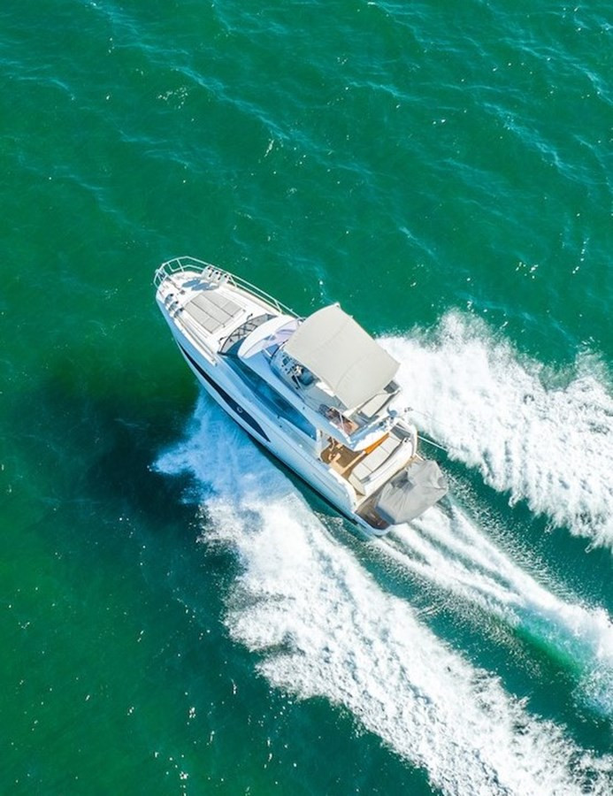 https://arconyachts.ams3.digitaloceanspaces.com/154933/conversions/large_4678285-optimize.jpg