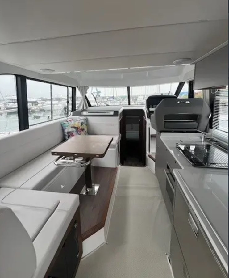 https://arconyachts.ams3.digitaloceanspaces.com/154965/conversions/large_4537473-optimize.jpg