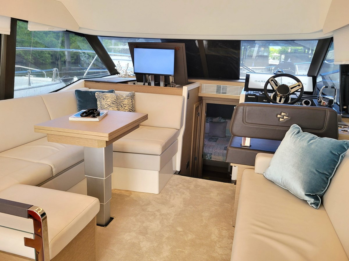 https://arconyachts.ams3.digitaloceanspaces.com/155068/conversions/large_4635469-optimize.jpg