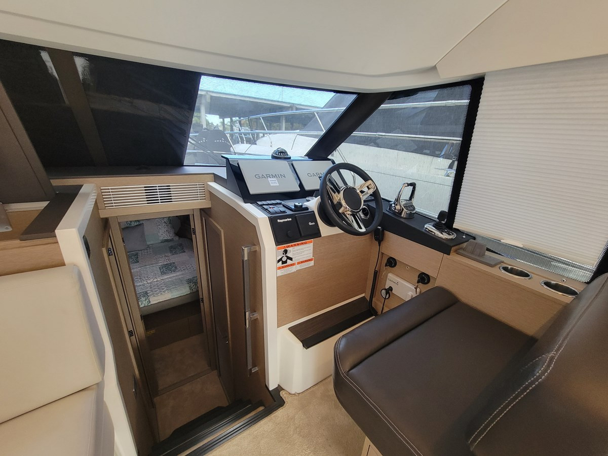 https://arconyachts.ams3.digitaloceanspaces.com/155080/conversions/large_4635479-optimize.jpg
