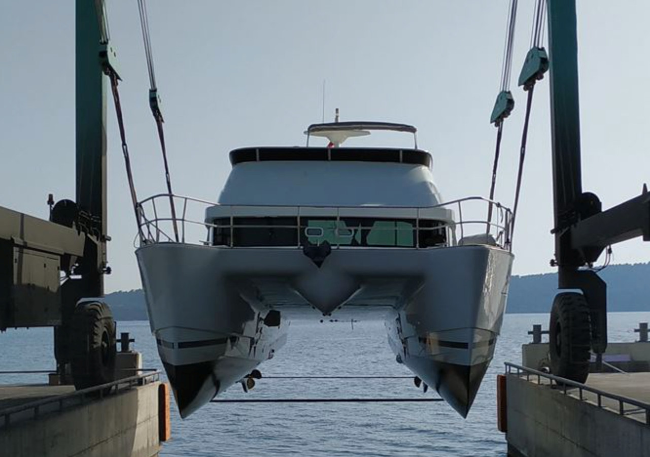 https://arconyachts.ams3.digitaloceanspaces.com/155132/conversions/large_4206391-optimize.jpg