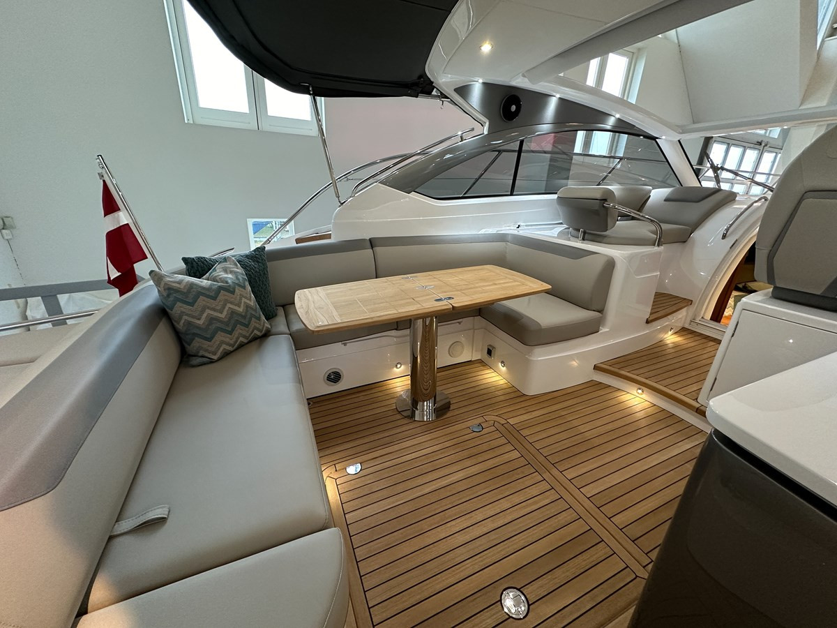 https://arconyachts.ams3.digitaloceanspaces.com/155258/conversions/large_4678572-optimize.jpg