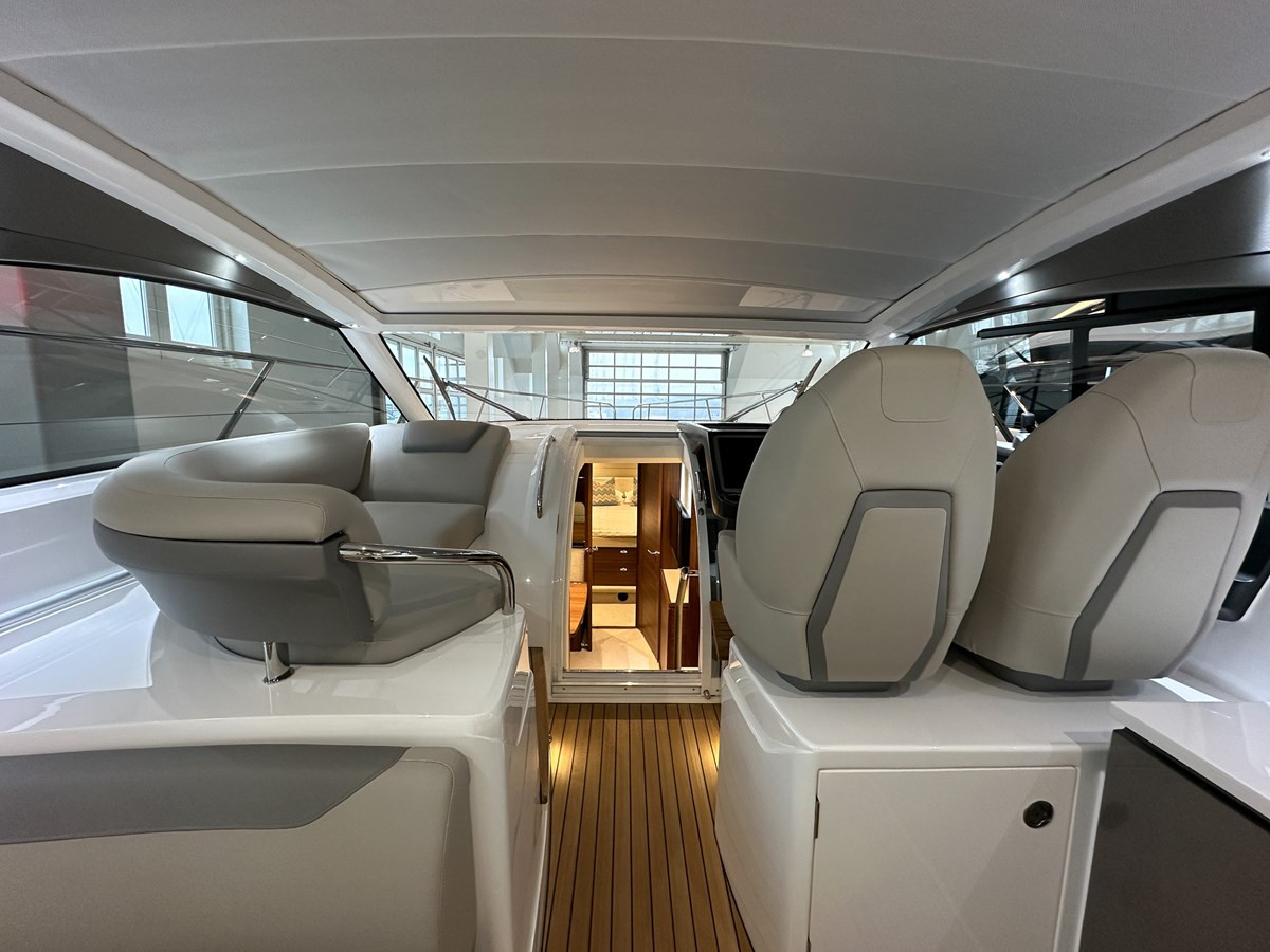 https://arconyachts.ams3.digitaloceanspaces.com/155274/conversions/large_4678578-optimize.jpg