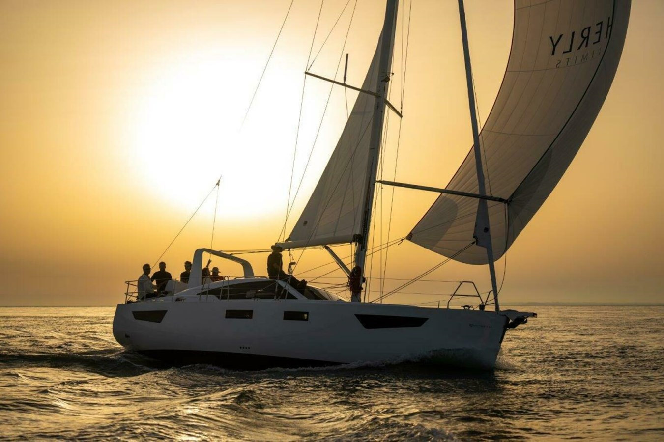 https://arconyachts.ams3.digitaloceanspaces.com/155276/conversions/large_4580962-optimize.jpg