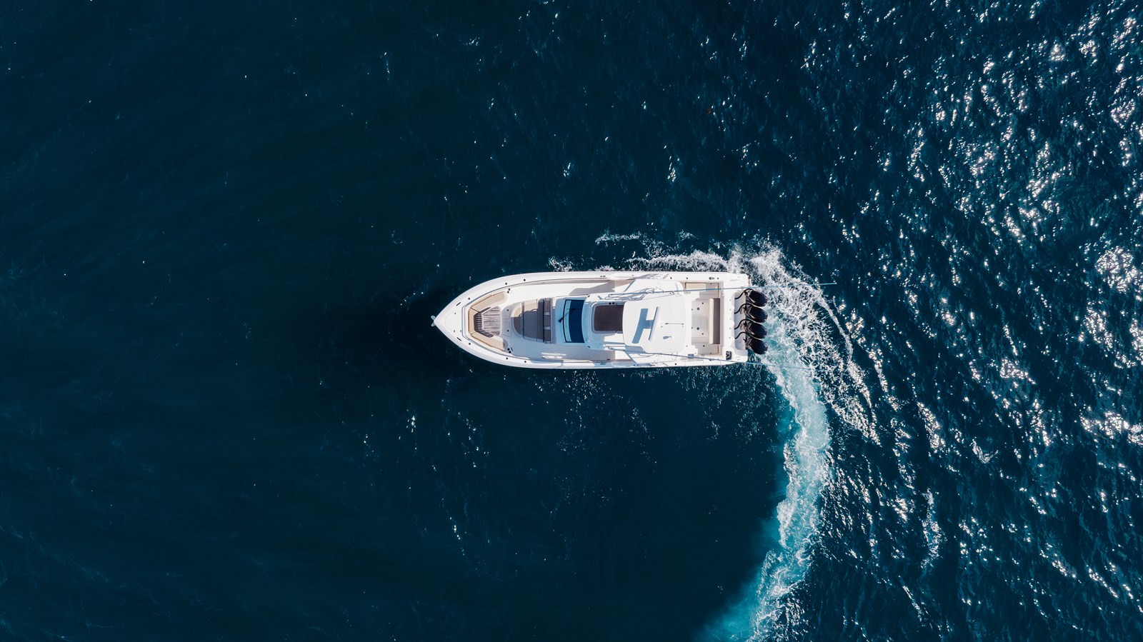 https://arconyachts.ams3.digitaloceanspaces.com/155317/conversions/large_4539841-optimize.jpg