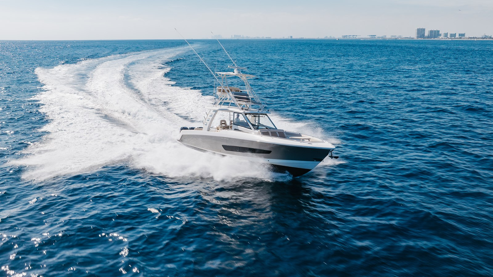 https://arconyachts.ams3.digitaloceanspaces.com/155352/conversions/large_4539873-optimize.jpg