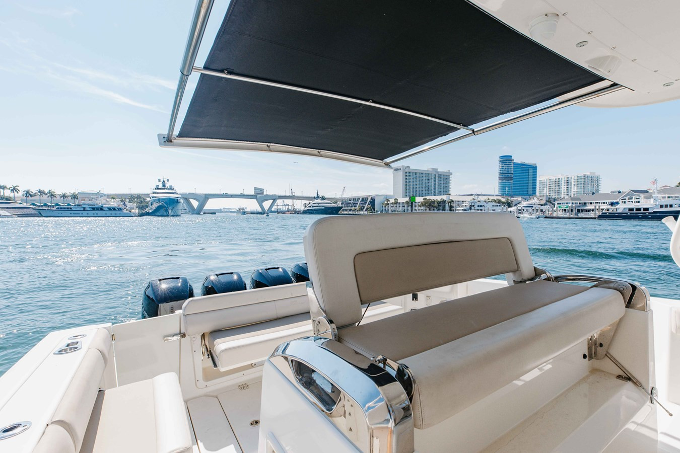 https://arconyachts.ams3.digitaloceanspaces.com/155443/conversions/large_4539913-optimize.jpg