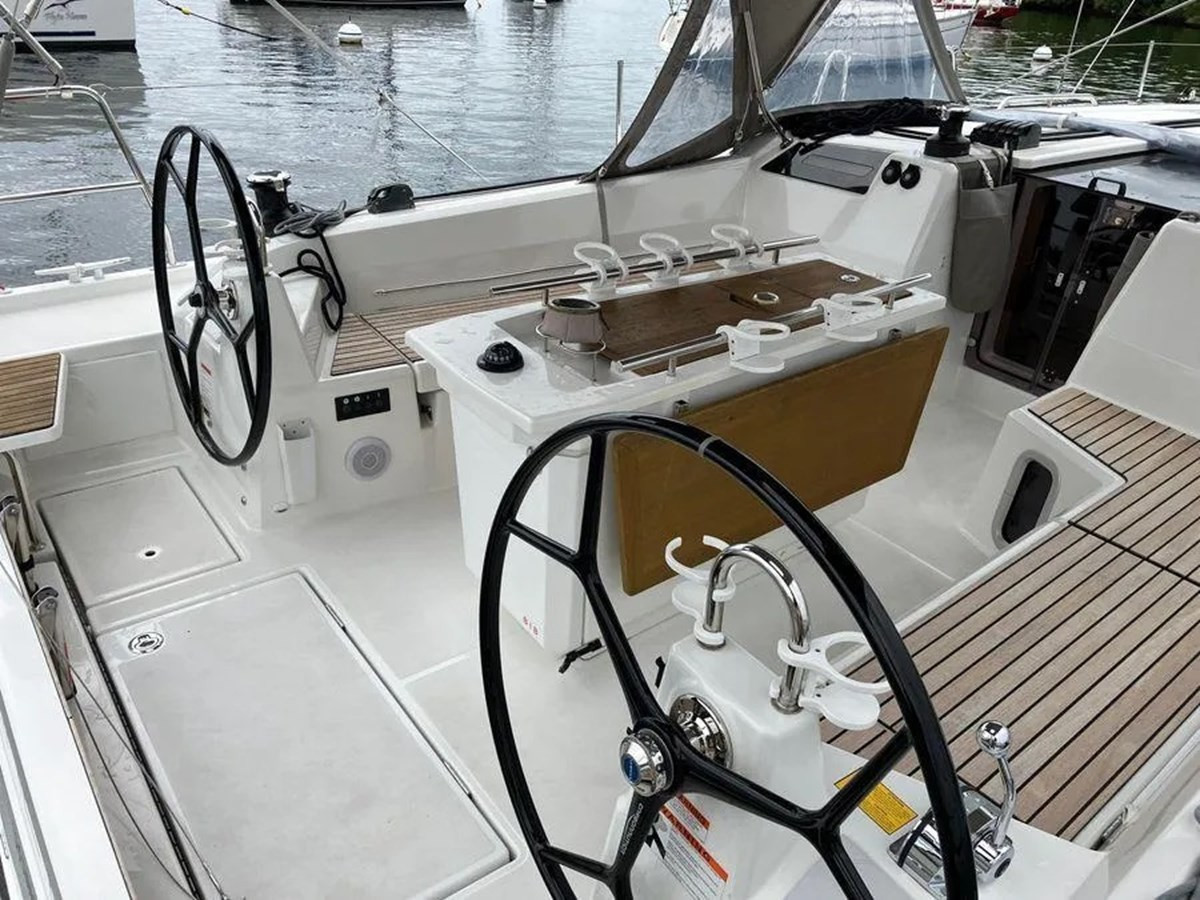 https://arconyachts.ams3.digitaloceanspaces.com/155519/conversions/large_4436649-optimize.jpg