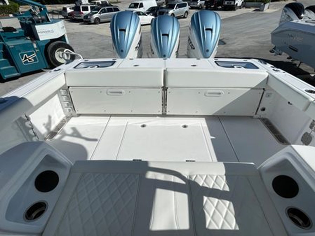 https://arconyachts.ams3.digitaloceanspaces.com/155603/conversions/large_4596842-optimize.jpg