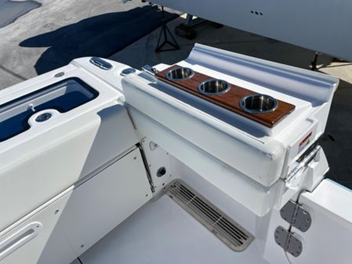https://arconyachts.ams3.digitaloceanspaces.com/155611/conversions/large_4596845-optimize.jpg