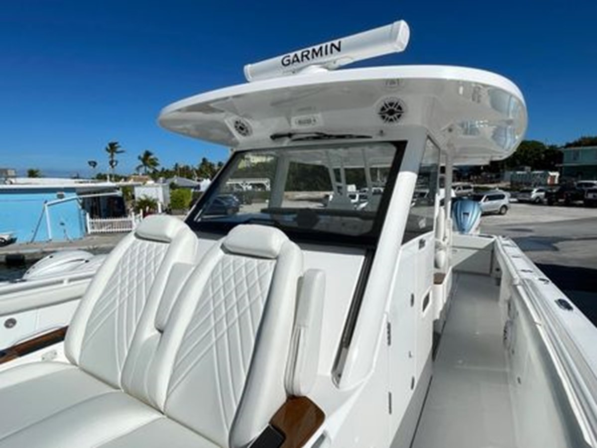 https://arconyachts.ams3.digitaloceanspaces.com/155689/conversions/large_4596874-optimize.jpg