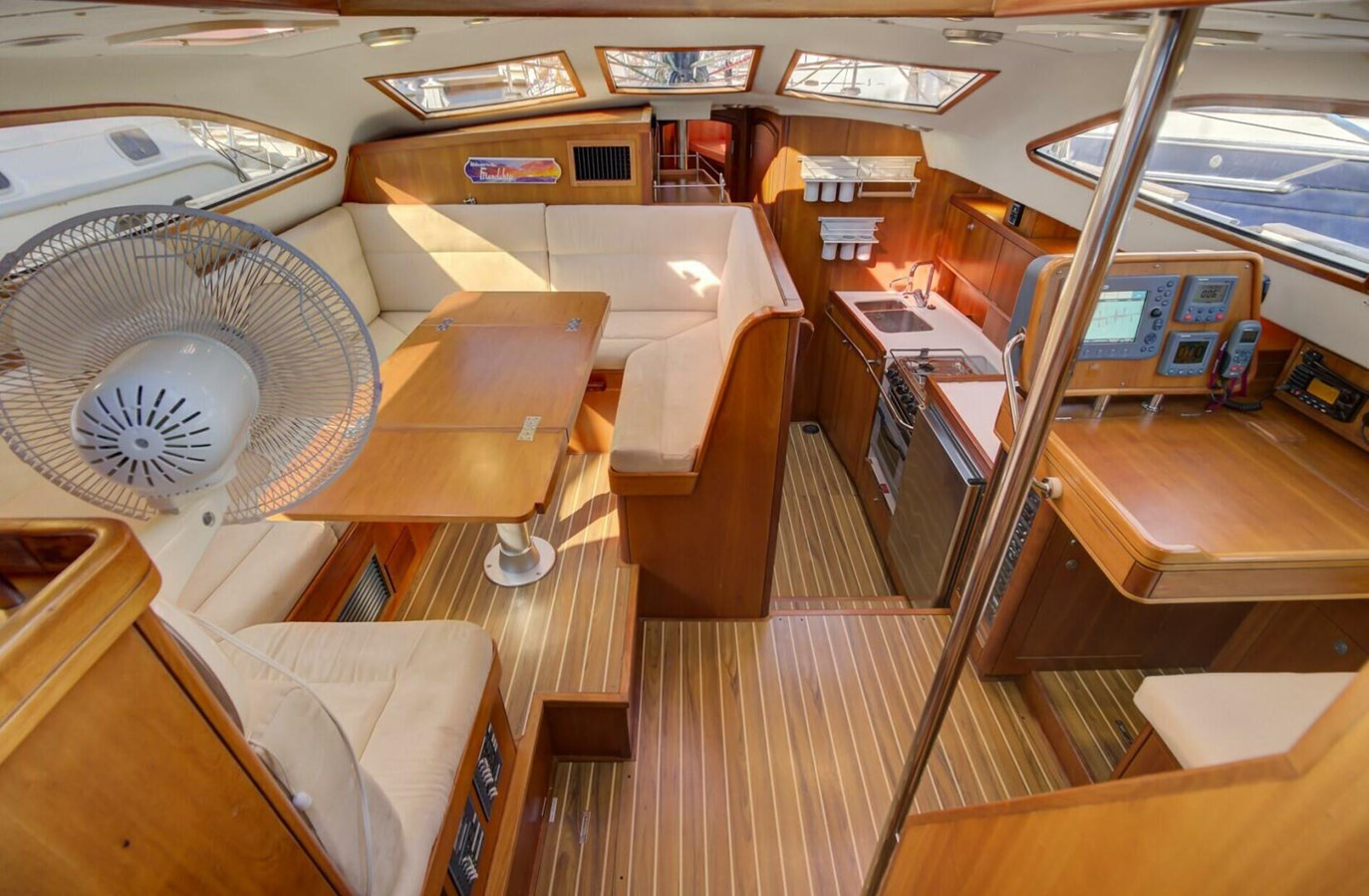 https://arconyachts.ams3.digitaloceanspaces.com/155703/conversions/large_4616767-optimize.jpg
