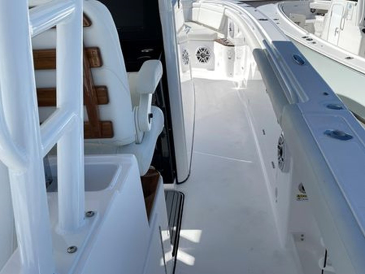 https://arconyachts.ams3.digitaloceanspaces.com/155729/conversions/large_4596889-optimize.jpg