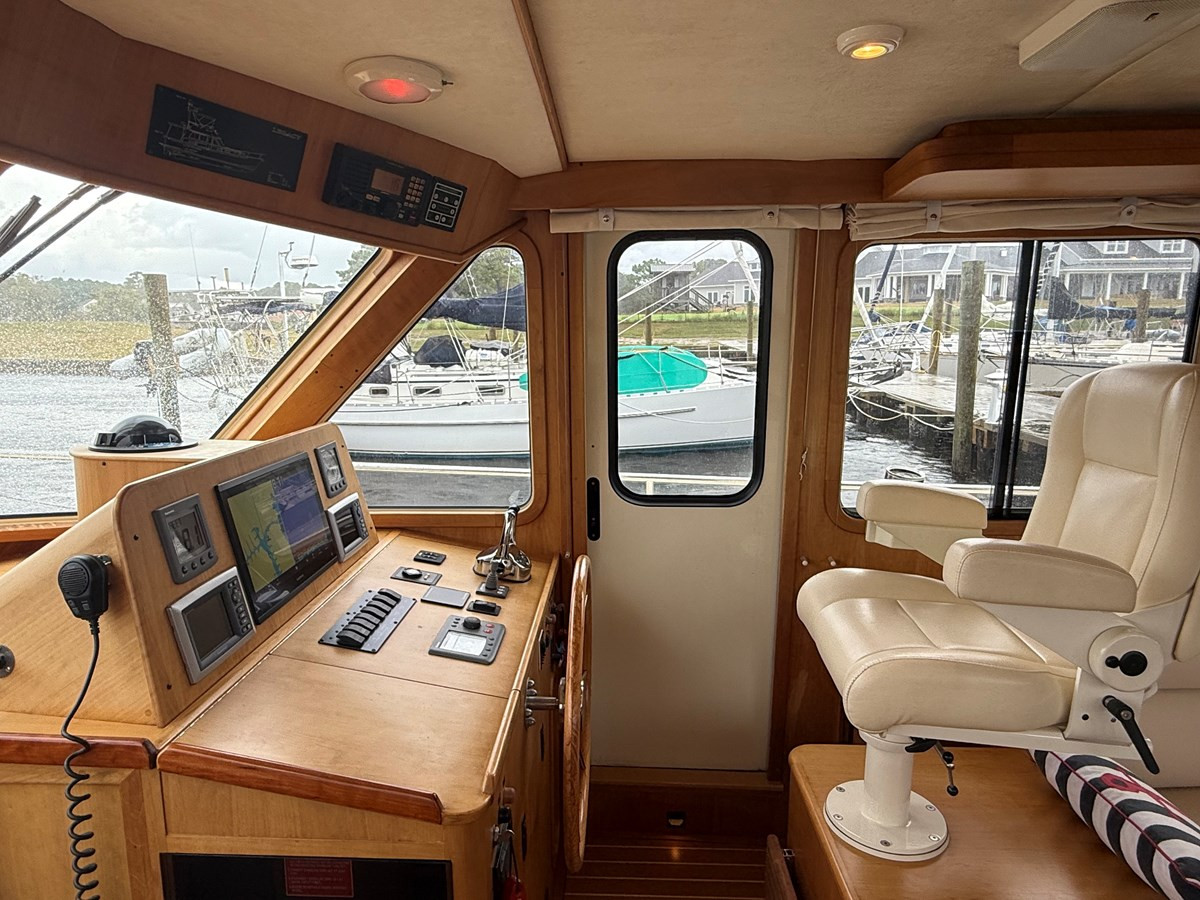 https://arconyachts.ams3.digitaloceanspaces.com/155931/conversions/large_4819031-optimize.jpg