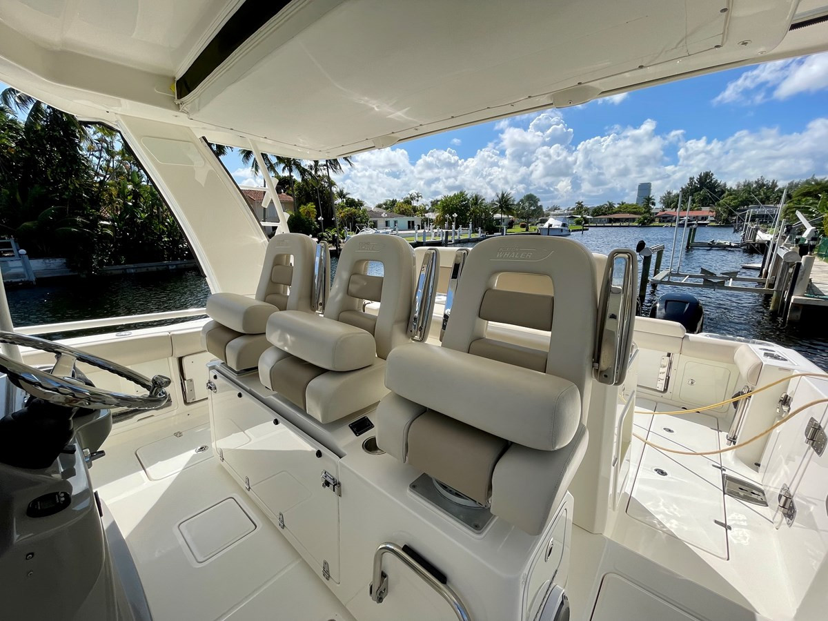 https://arconyachts.ams3.digitaloceanspaces.com/156048/conversions/large_3346899-optimize.jpg