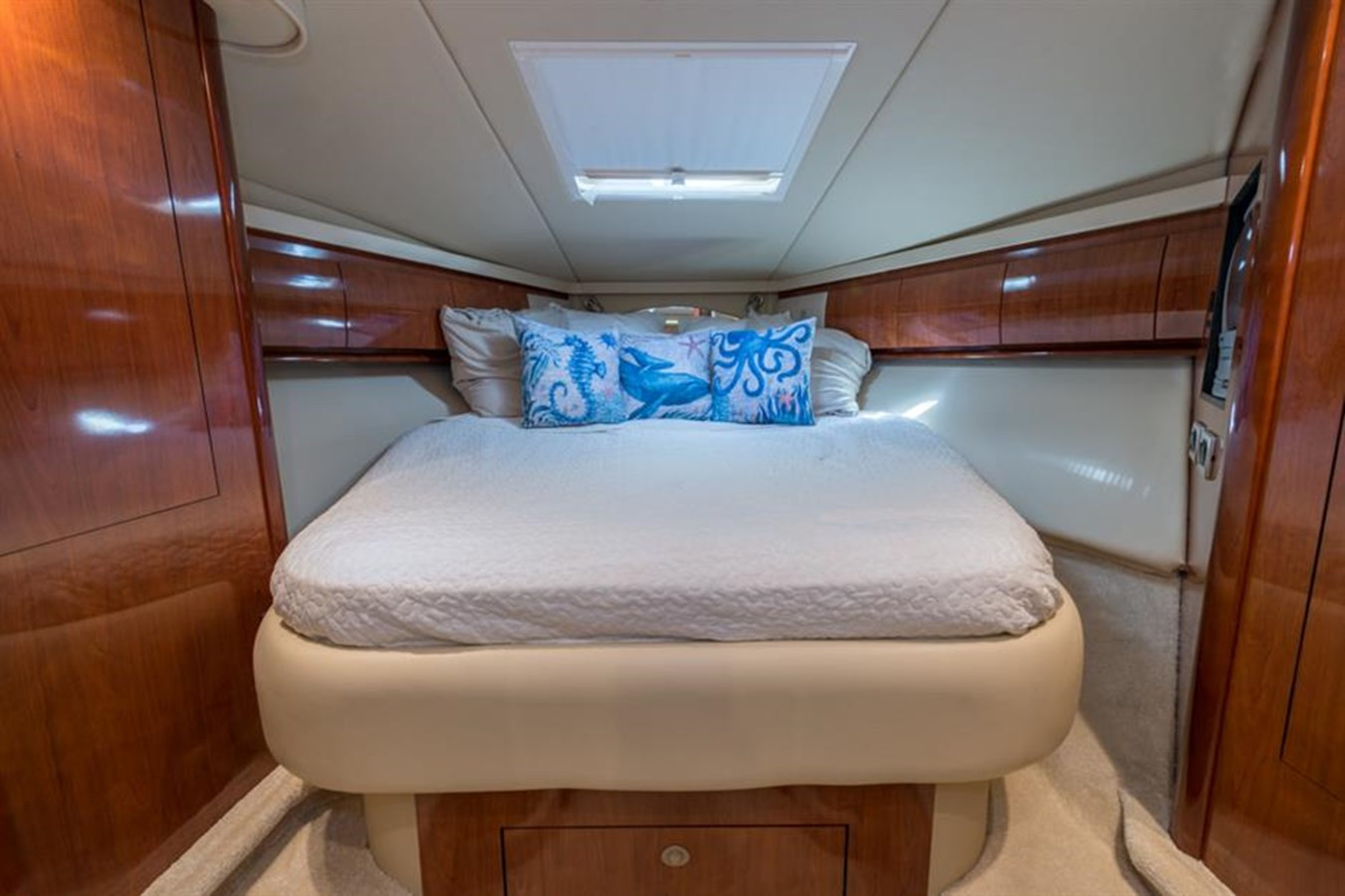 https://arconyachts.ams3.digitaloceanspaces.com/156072/conversions/large_3431982-optimize.jpg