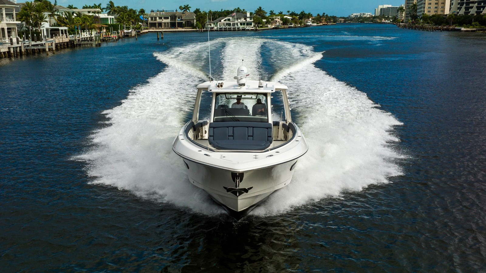 https://arconyachts.ams3.digitaloceanspaces.com/156091/conversions/large_3484414-optimize.jpg