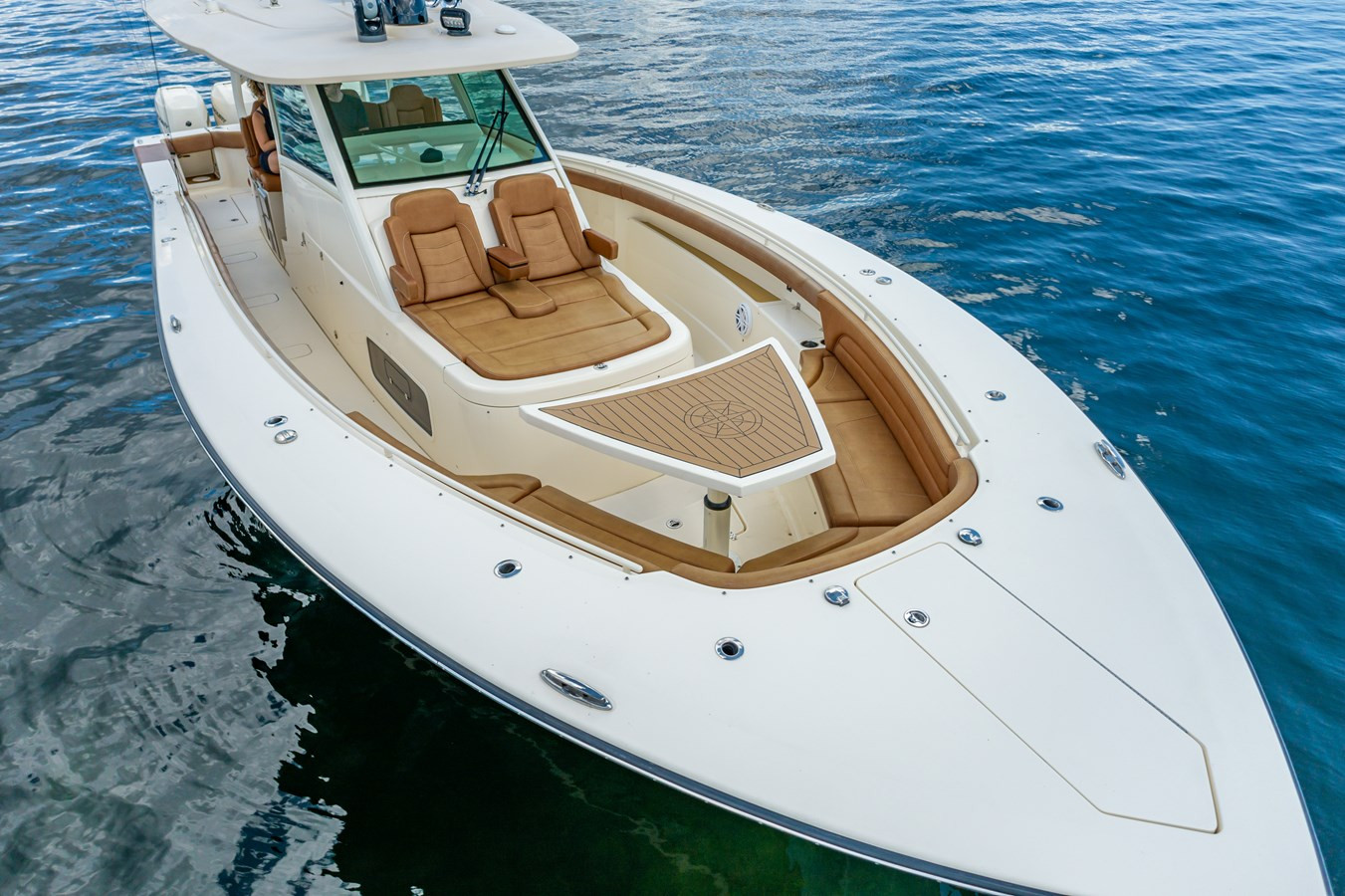 https://arconyachts.ams3.digitaloceanspaces.com/156118/conversions/large_3655809-optimize.jpg