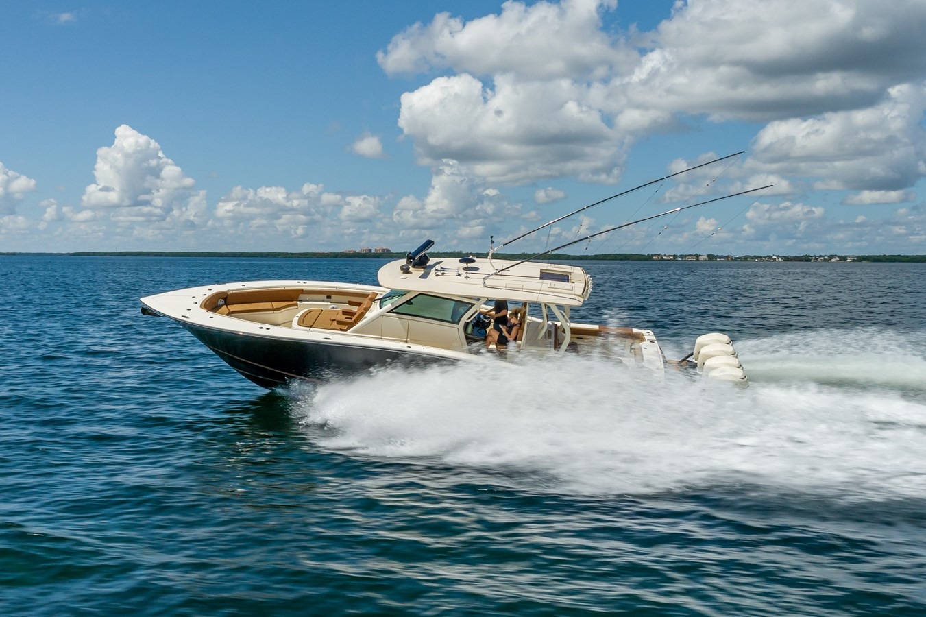 https://arconyachts.ams3.digitaloceanspaces.com/156151/conversions/large_3655843-optimize.jpg