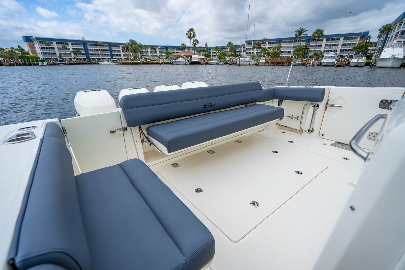 https://arconyachts.ams3.digitaloceanspaces.com/156176/conversions/large_3484448-optimize.jpg