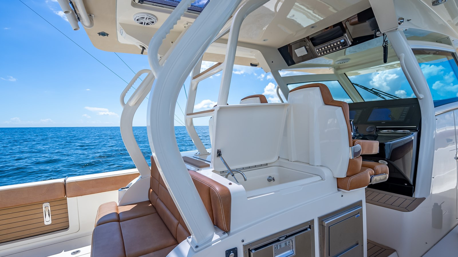 https://arconyachts.ams3.digitaloceanspaces.com/156212/conversions/large_3655875-optimize.jpg