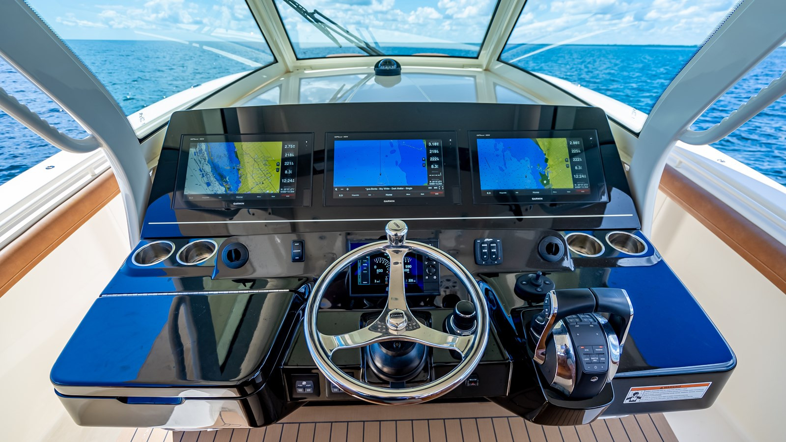 https://arconyachts.ams3.digitaloceanspaces.com/156219/conversions/large_3655878-optimize.jpg