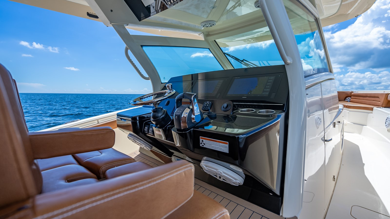 https://arconyachts.ams3.digitaloceanspaces.com/156222/conversions/large_3655880-optimize.jpg
