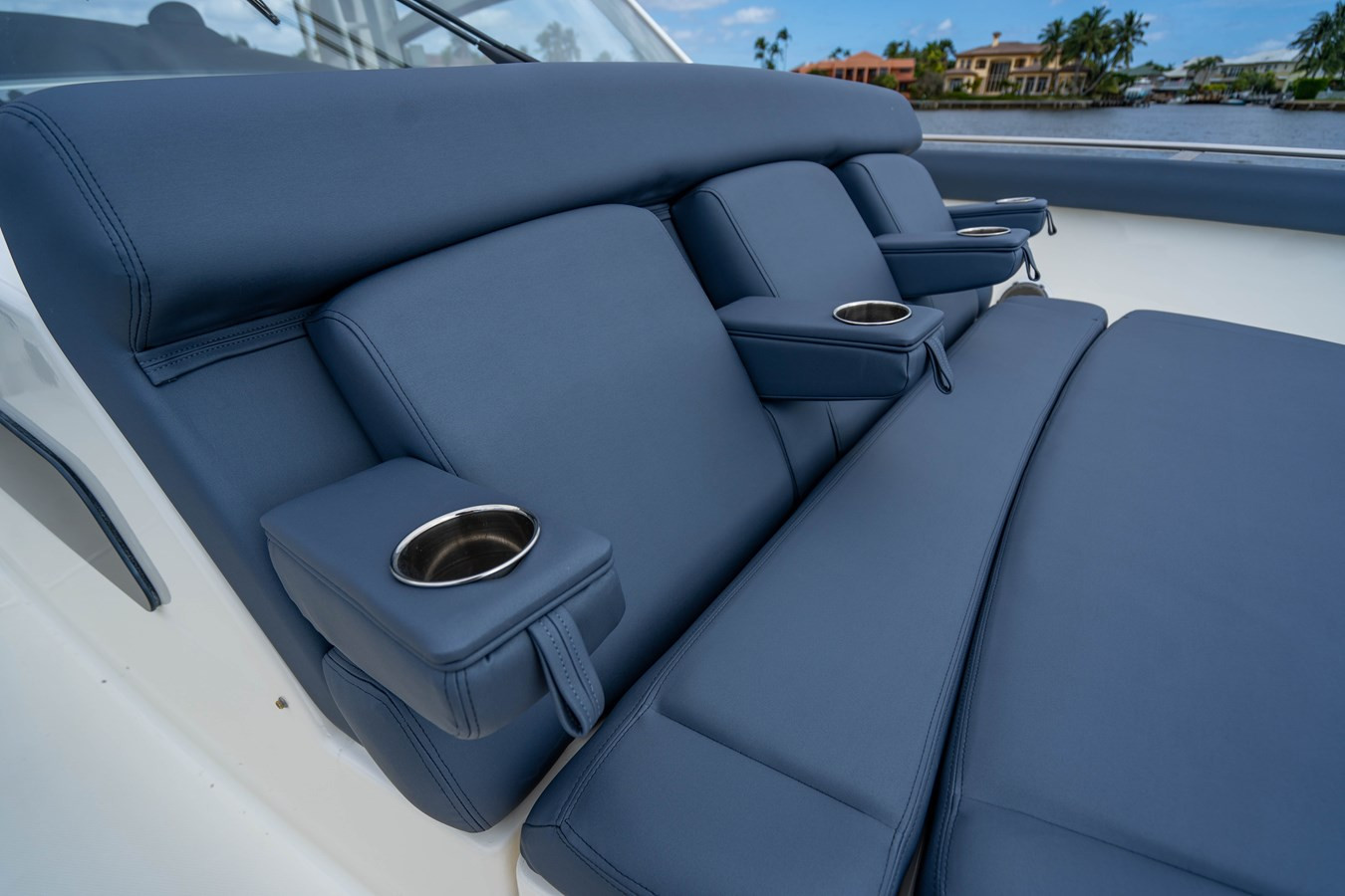 https://arconyachts.ams3.digitaloceanspaces.com/156226/conversions/large_3484466-optimize.jpg