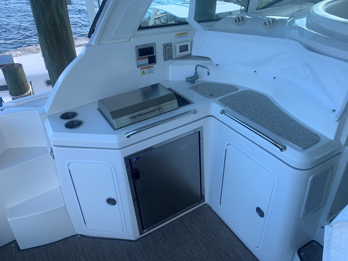 https://arconyachts.ams3.digitaloceanspaces.com/156332/conversions/large_3832254-optimize.jpg