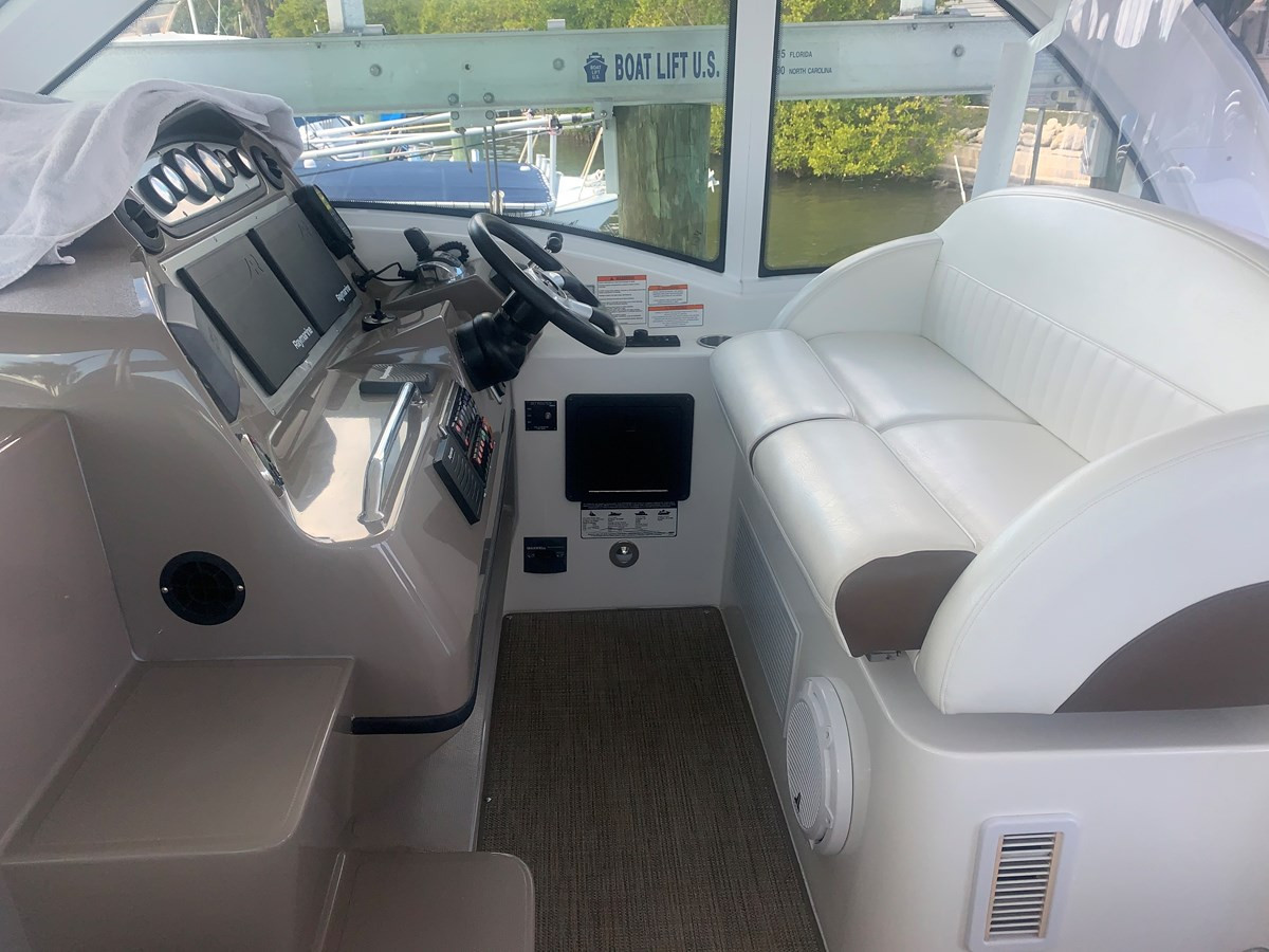 https://arconyachts.ams3.digitaloceanspaces.com/156340/conversions/large_3832258-optimize.jpg