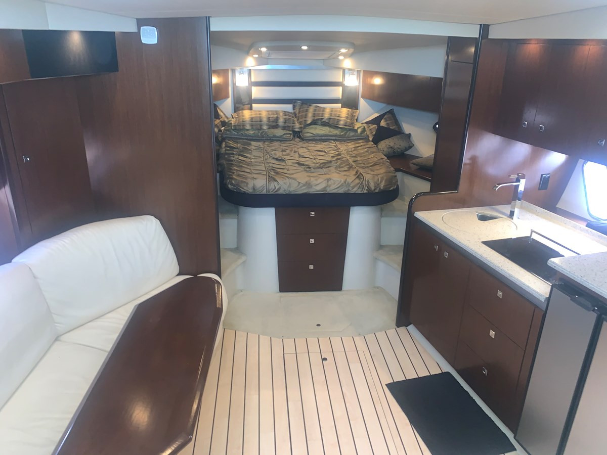 https://arconyachts.ams3.digitaloceanspaces.com/156369/conversions/large_3832269-optimize.jpg