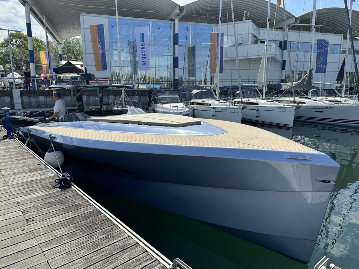 https://arconyachts.ams3.digitaloceanspaces.com/156393/conversions/large_3963413-optimize.jpg