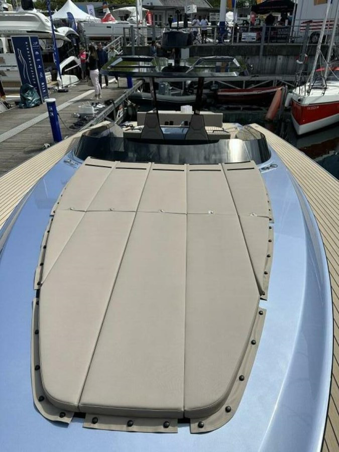 https://arconyachts.ams3.digitaloceanspaces.com/156408/conversions/large_3963418-optimize.jpg