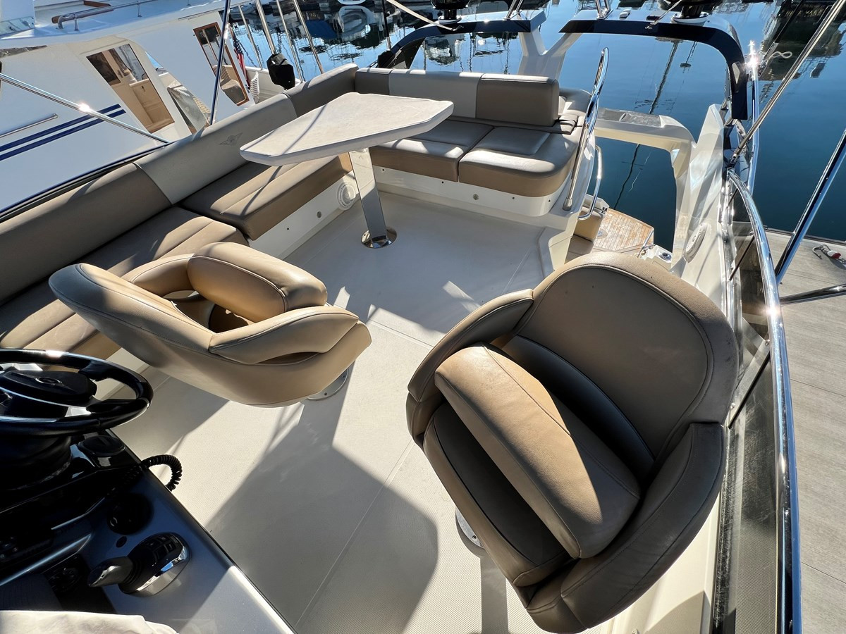 https://arconyachts.ams3.digitaloceanspaces.com/156509/conversions/large_4001354-optimize.jpg