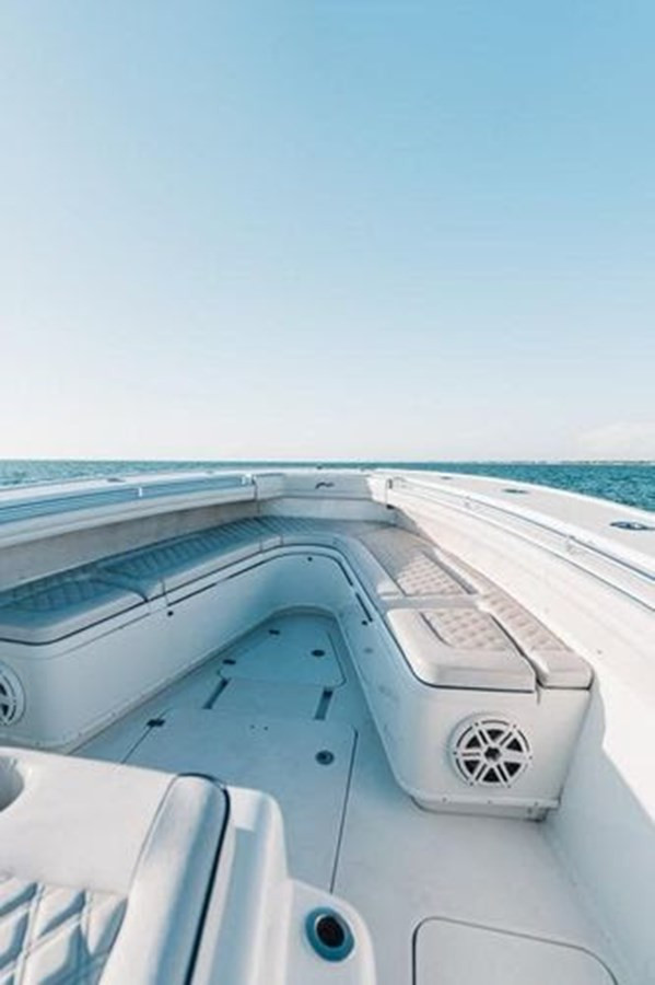 https://arconyachts.ams3.digitaloceanspaces.com/156514/conversions/large_4018684-optimize.jpg