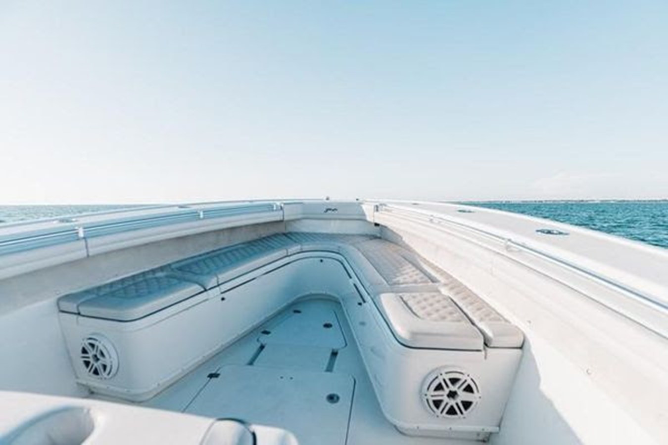 https://arconyachts.ams3.digitaloceanspaces.com/156517/conversions/large_4018685-optimize.jpg