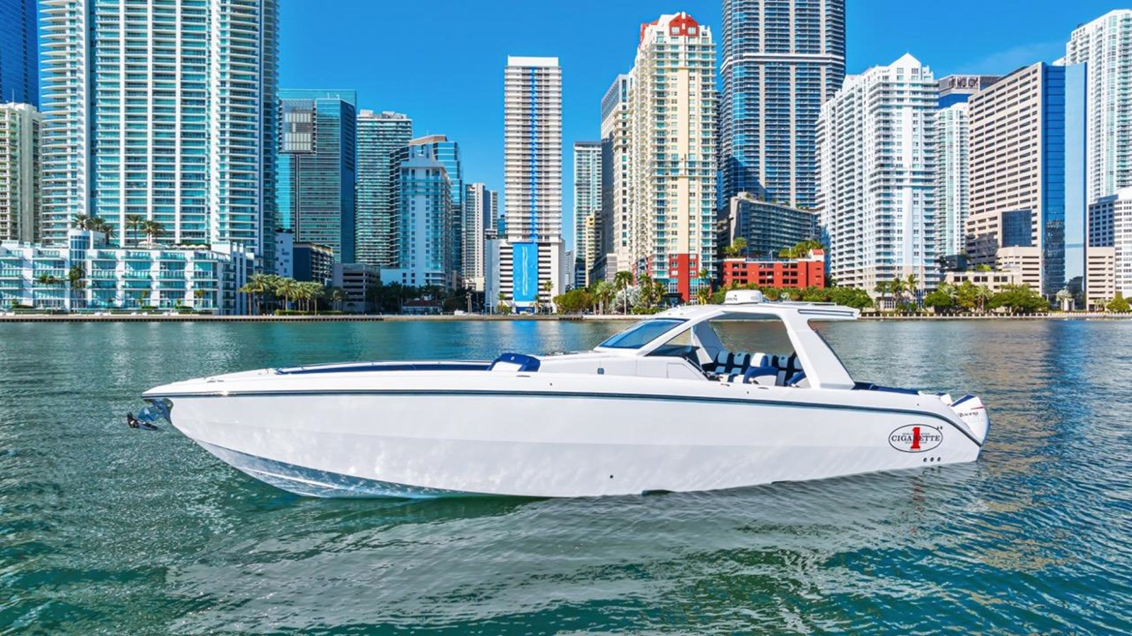 https://arconyachts.ams3.digitaloceanspaces.com/156522/conversions/large_4071034-optimize.jpg
