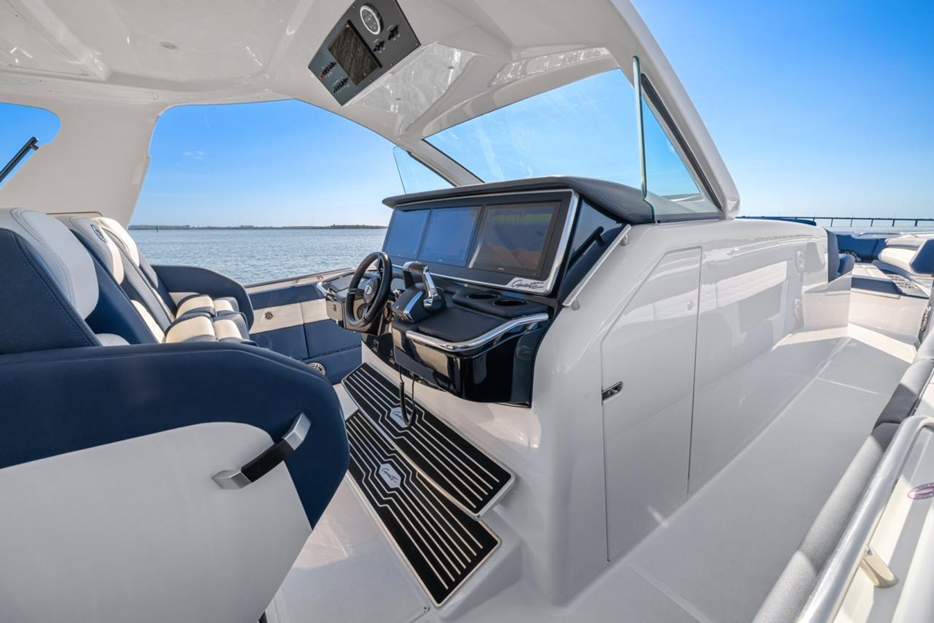 https://arconyachts.ams3.digitaloceanspaces.com/156563/conversions/large_4071049-optimize.jpg