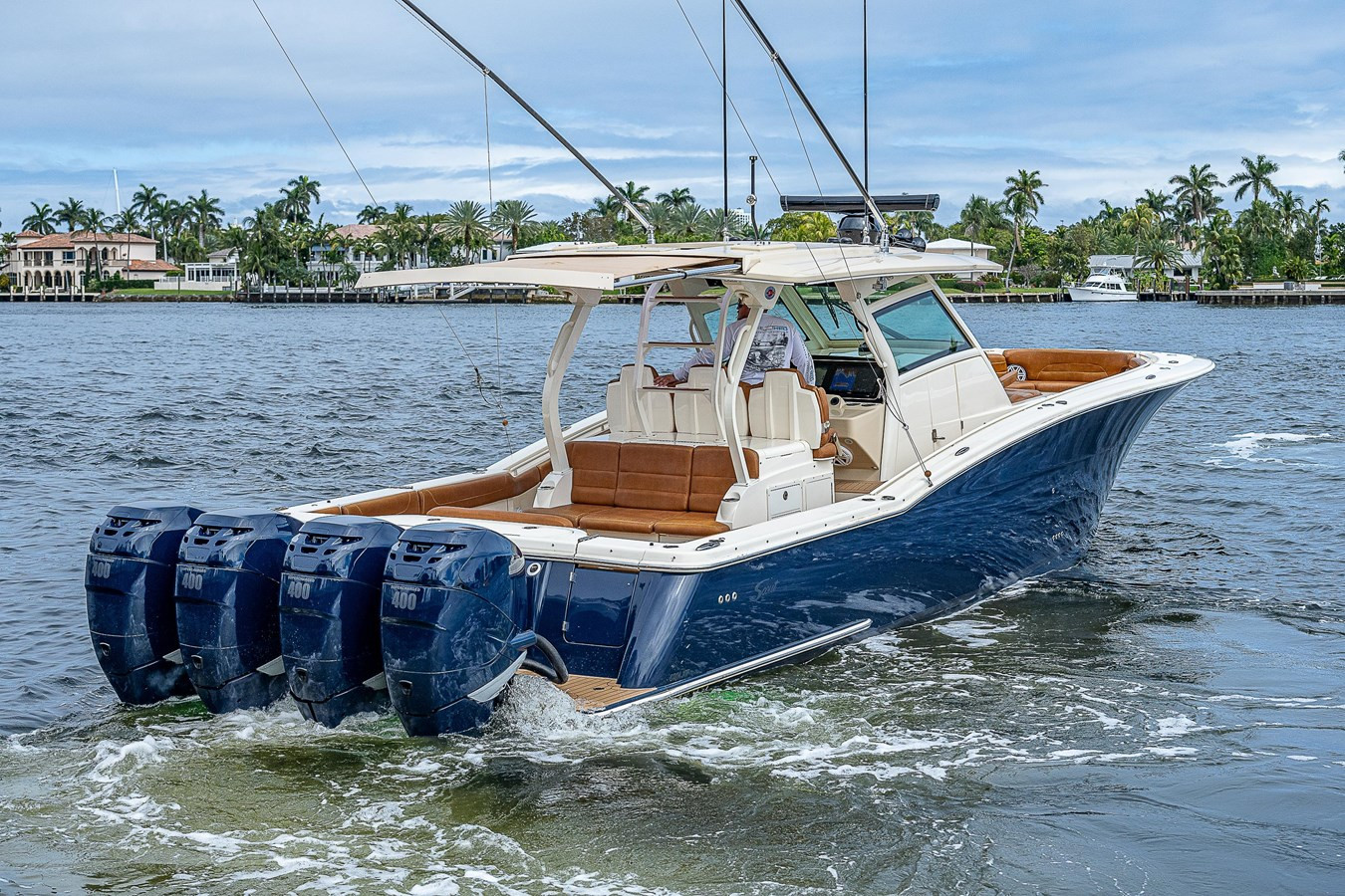 https://arconyachts.ams3.digitaloceanspaces.com/156582/conversions/large_4110921-optimize.jpg